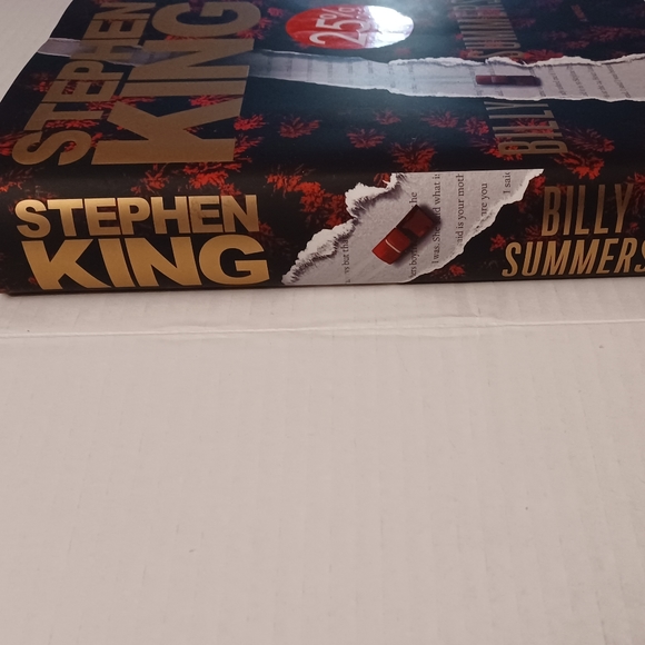 4/$80 "Billy Summers" by Stephen King - Hardcover Book - Picture 3 of 5